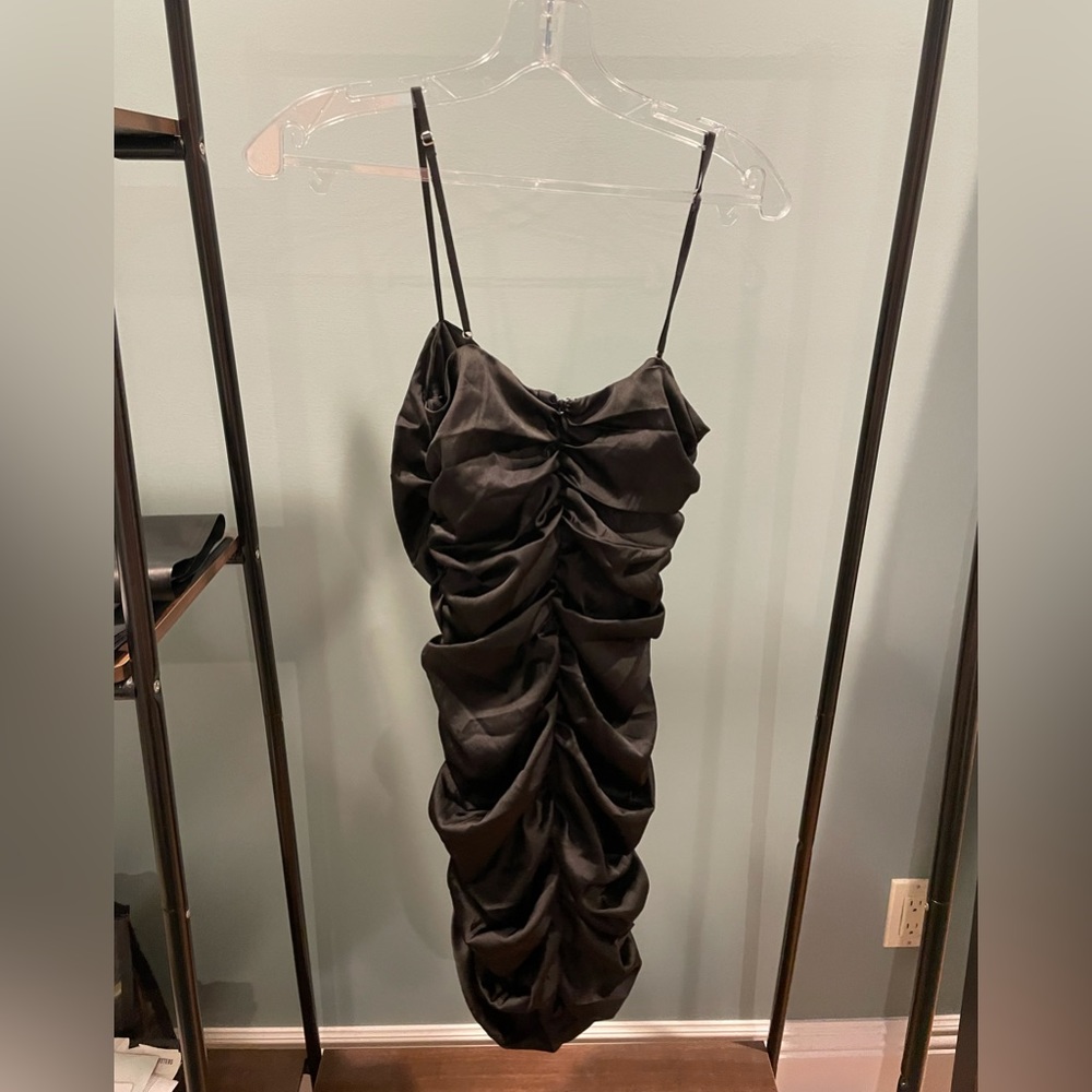 Oh Polly black satin ruched dress - Picture 2 of 3